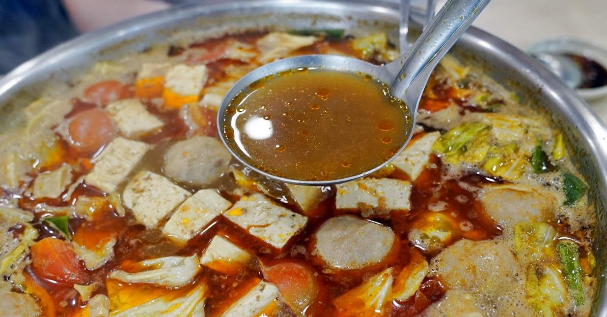 老余牛家莊 桃園建國直營店，桃園美食，40年老店到桃園展店，臉盆大牛肉鍋超便宜 @鄉民食堂