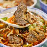 即時熱門文章：老大秋牛肉麵，蘆竹美食，南崁知名老牌牛肉麵，一天只賣三小時，小菜也好吃