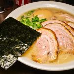 即時熱門文章：小川拉麵，捷運科技大樓站美食，道地的豚骨拉麵