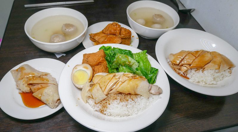 梁鑫雞肉飯專門店，信義安和站通化街商圈臨江夜市排隊雞肉飯，雞肉雙倍更好吃 @鄉民食堂