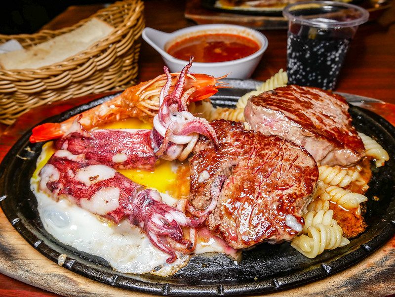 獨特牛排館，捷運景美站美食，便宜又划算的美味夜市牛排，菲力牛排超棒，爆米花必吃 @鄉民食堂